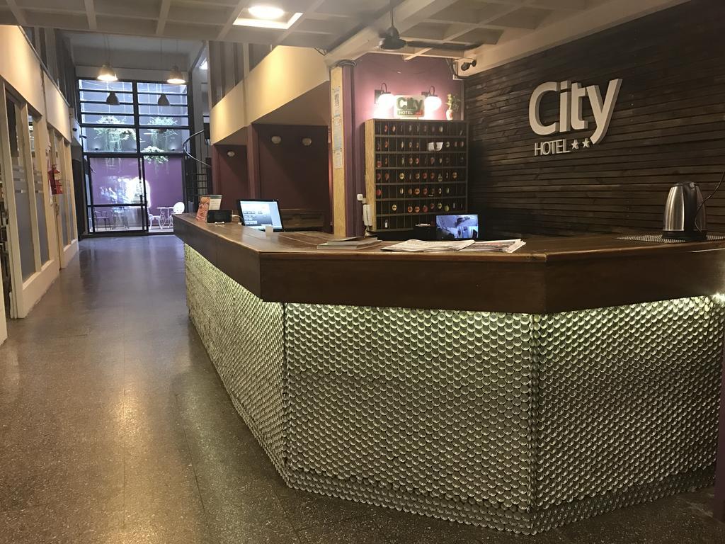 City Hotel Posadas Eksteriør bilde