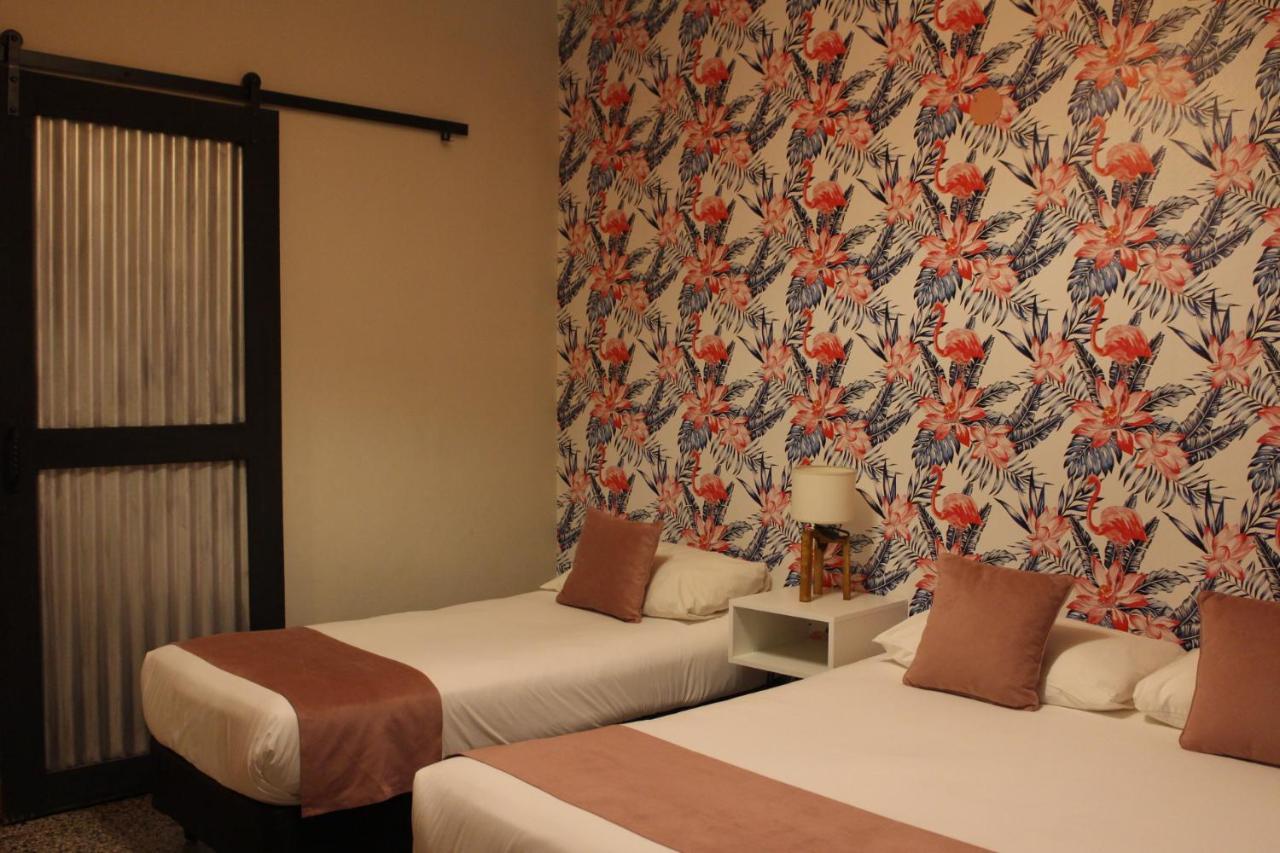 City Hotel Posadas Eksteriør bilde