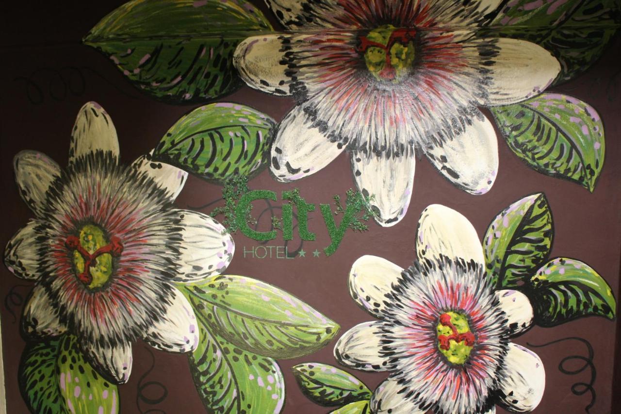 City Hotel Posadas Eksteriør bilde