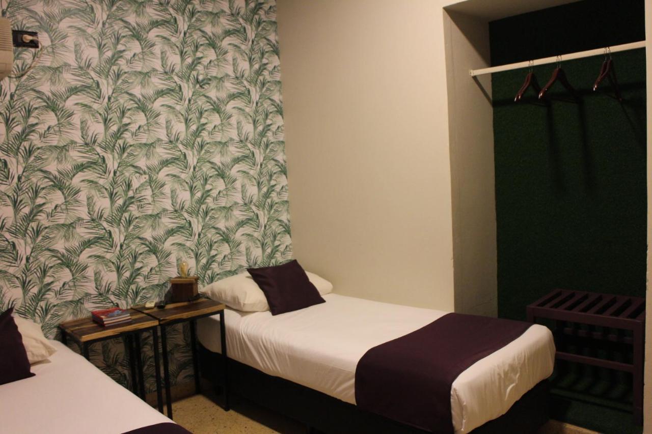 City Hotel Posadas Eksteriør bilde