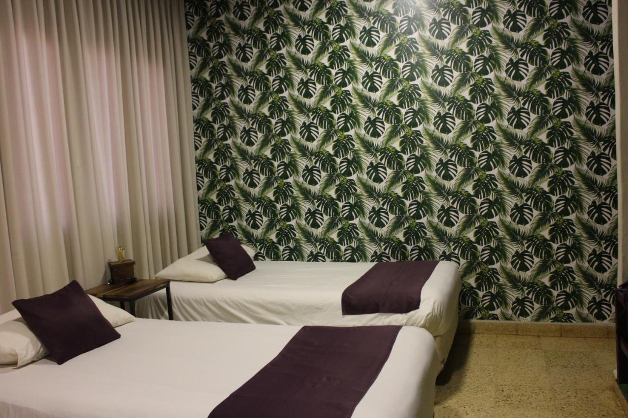 City Hotel Posadas Eksteriør bilde