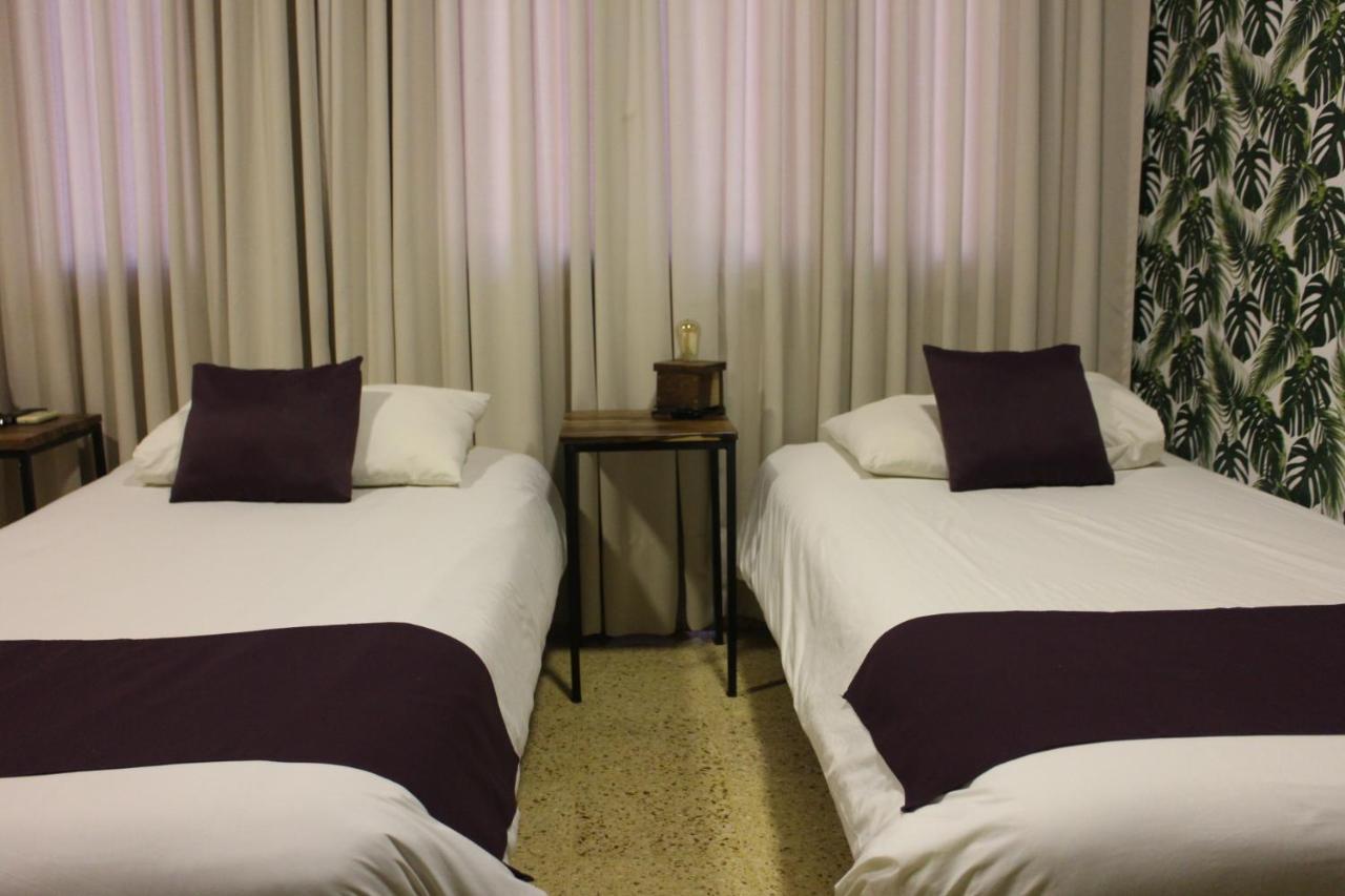 City Hotel Posadas Eksteriør bilde